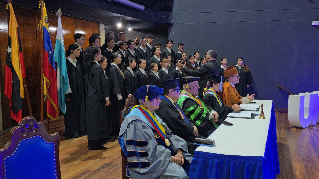 8 honoris causa